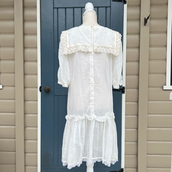 Vintage Off White/Cream Dress Lace trim and ruffle details Women Size Medium - Picture 3 of 6